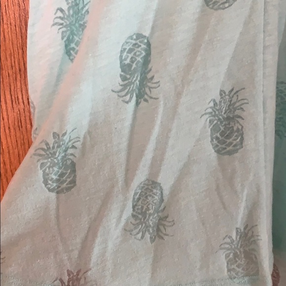 Pineapple tank top - Picture 3 of 4